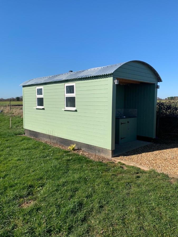 فندق Maple Hut Four Acre Farm إيلشيم المظهر الخارجي الصورة