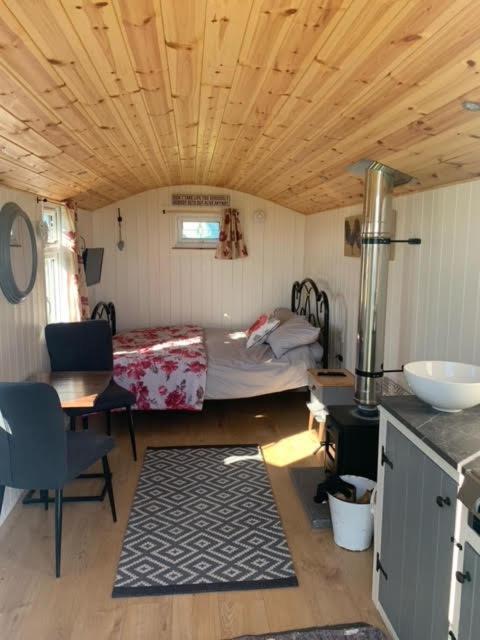 فندق Maple Hut Four Acre Farm إيلشيم المظهر الخارجي الصورة